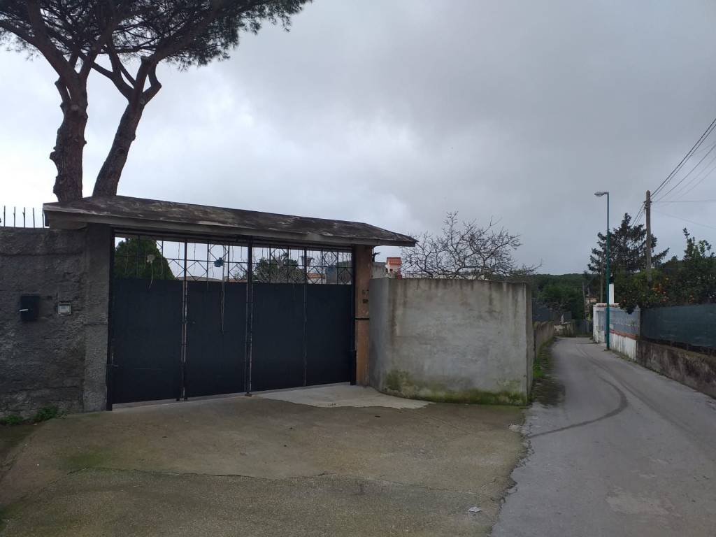 casa indipendente in vendita a Torre del Greco