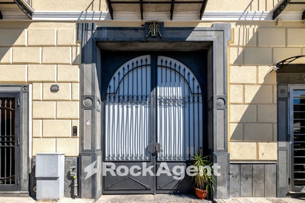 intera palazzina in vendita a Torre del Greco