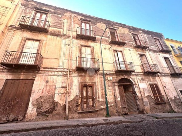 intera palazzina a Torre del Greco in zona Scappi / Lava Nuova / Montedoro