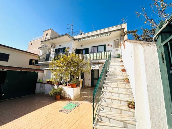 appartamento a Torre del Greco in zona Scappi / Lava Nuova / Montedoro