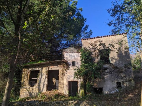 casa indipendente a Torre del Greco in zona Scappi / Lava Nuova / Montedoro