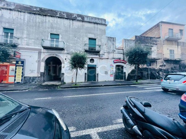negozio in vendita a Torre del Greco in zona Leopardi