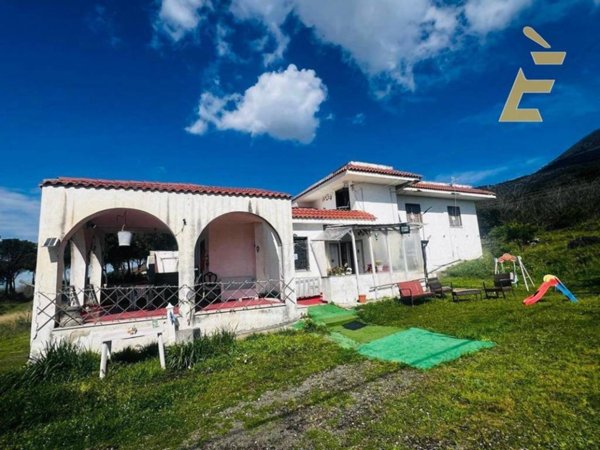 casa indipendente in vendita a Torre del Greco