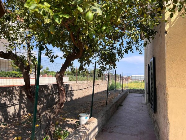 casa indipendente in vendita a Torre del Greco
