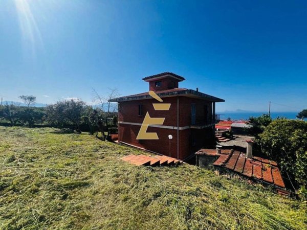 casa indipendente in vendita a Torre del Greco