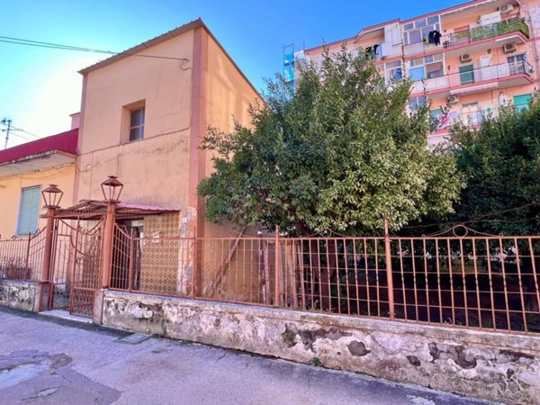 casa indipendente in vendita a Torre del Greco