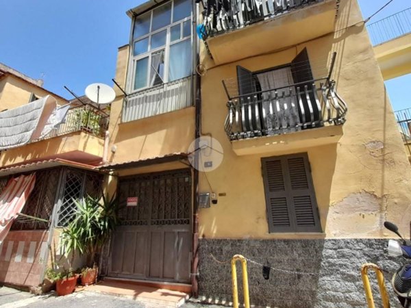 intera palazzina in vendita a Torre del Greco