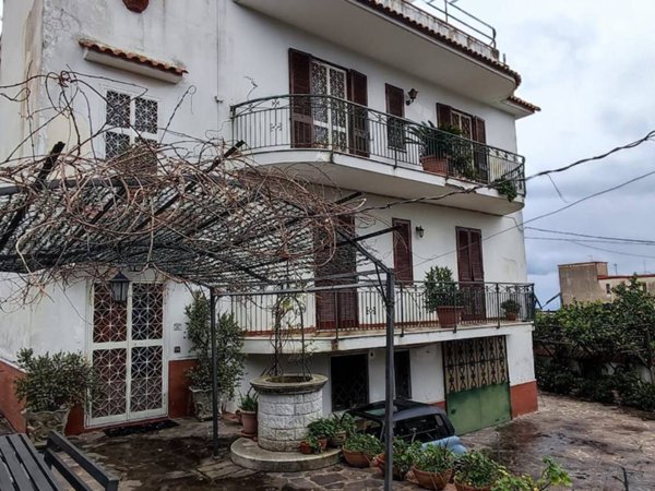 casa indipendente in vendita a Torre del Greco