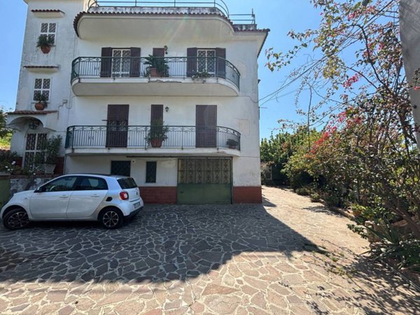 casa indipendente in vendita a Torre del Greco