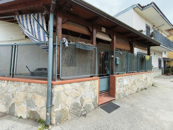 appartamento in vendita a Torre del Greco in zona Fiorillo
