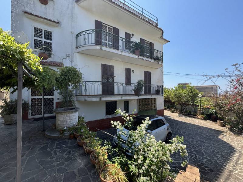 casa indipendente in vendita a Torre del Greco