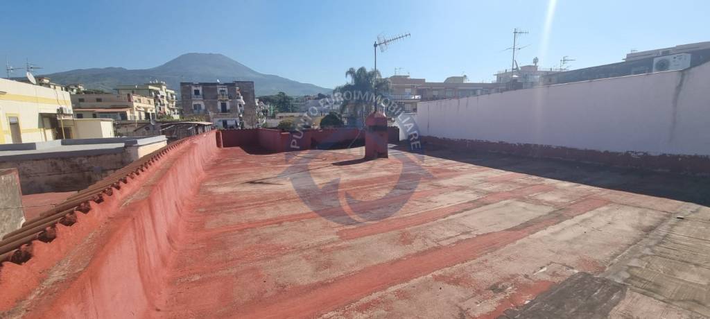 appartamento in vendita a Torre del Greco in zona Centro Città