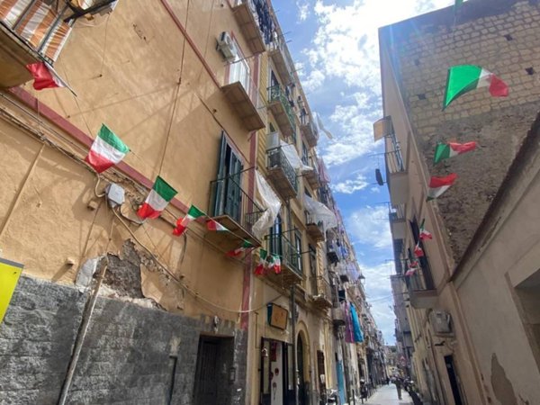 appartamento in vendita a Torre del Greco in zona Centro Città