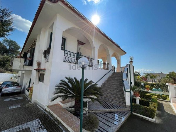 casa indipendente in vendita a Torre del Greco