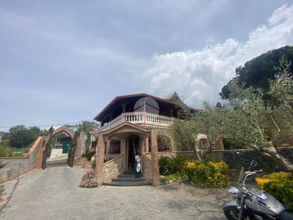 casa indipendente in vendita a Torre del Greco