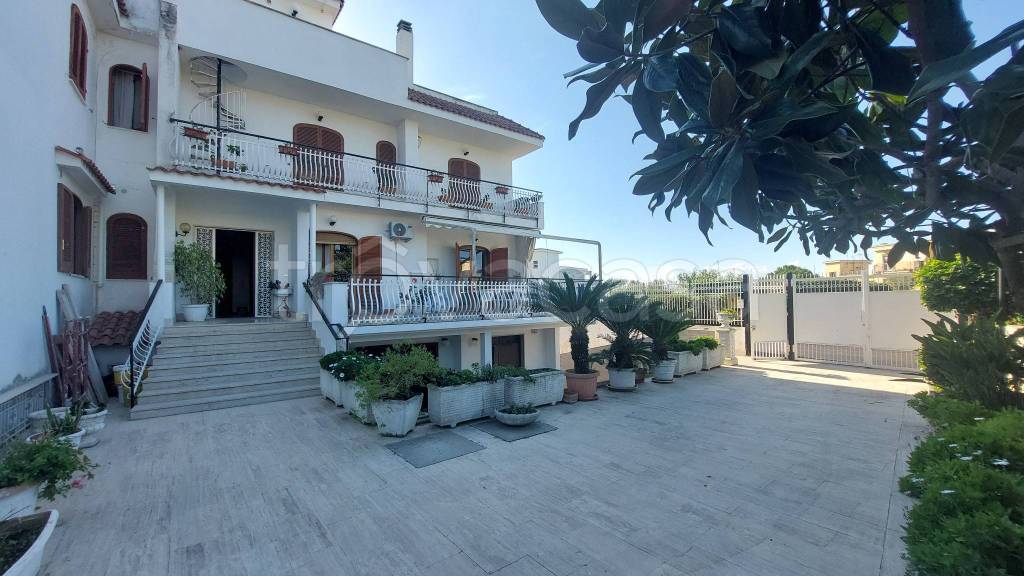 casa indipendente a Torre del Greco in zona Scappi / Lava Nuova / Montedoro