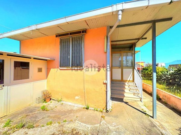 appartamento in vendita a Torre del Greco in zona Santa Maria la Bruna