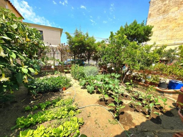 casa indipendente in vendita a Torre del Greco in zona Leopardi