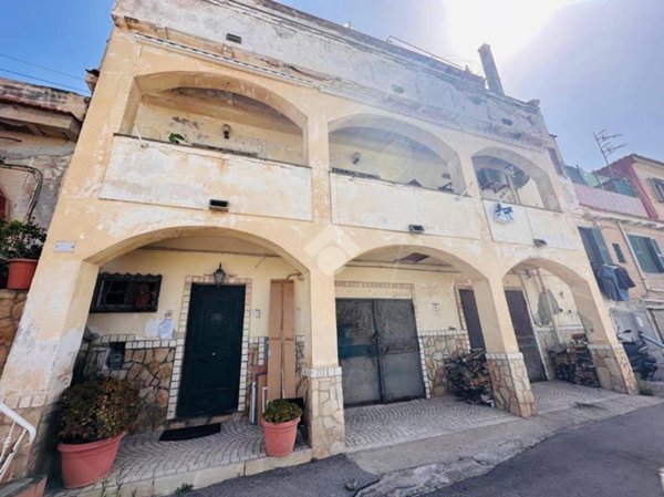 casa indipendente in vendita a Torre del Greco