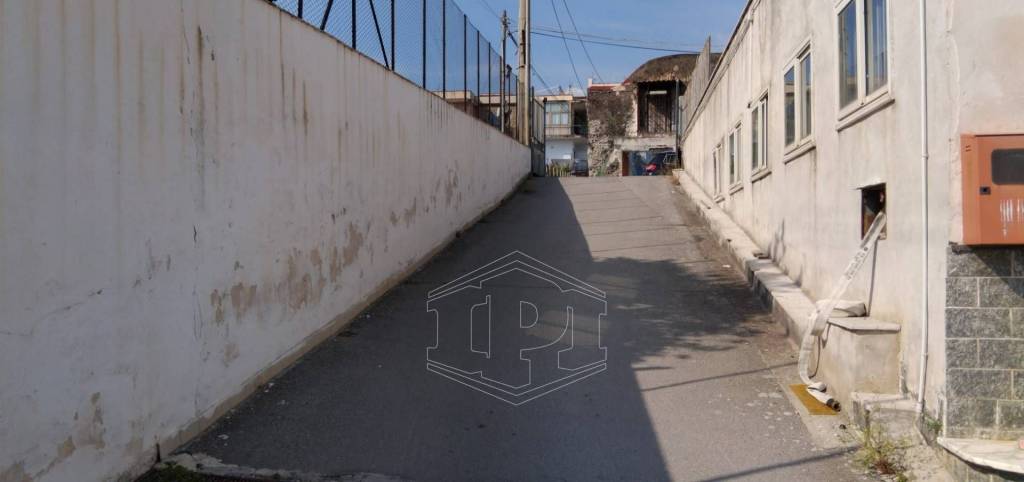 locale commerciale in vendita a Torre del Greco