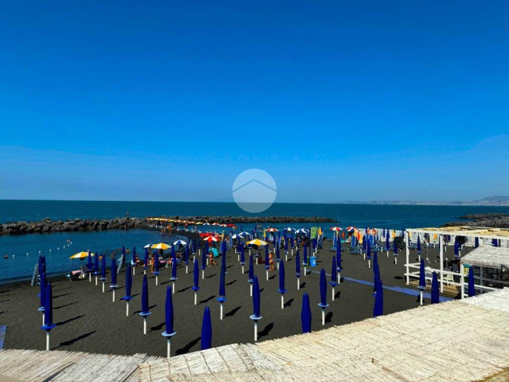 appartamento in vendita a Torre del Greco in zona Litoranea