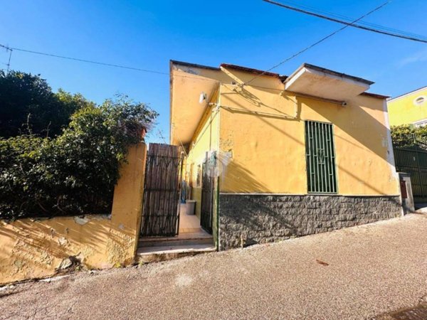 casa indipendente a Torre del Greco in zona Scappi / Lava Nuova / Montedoro