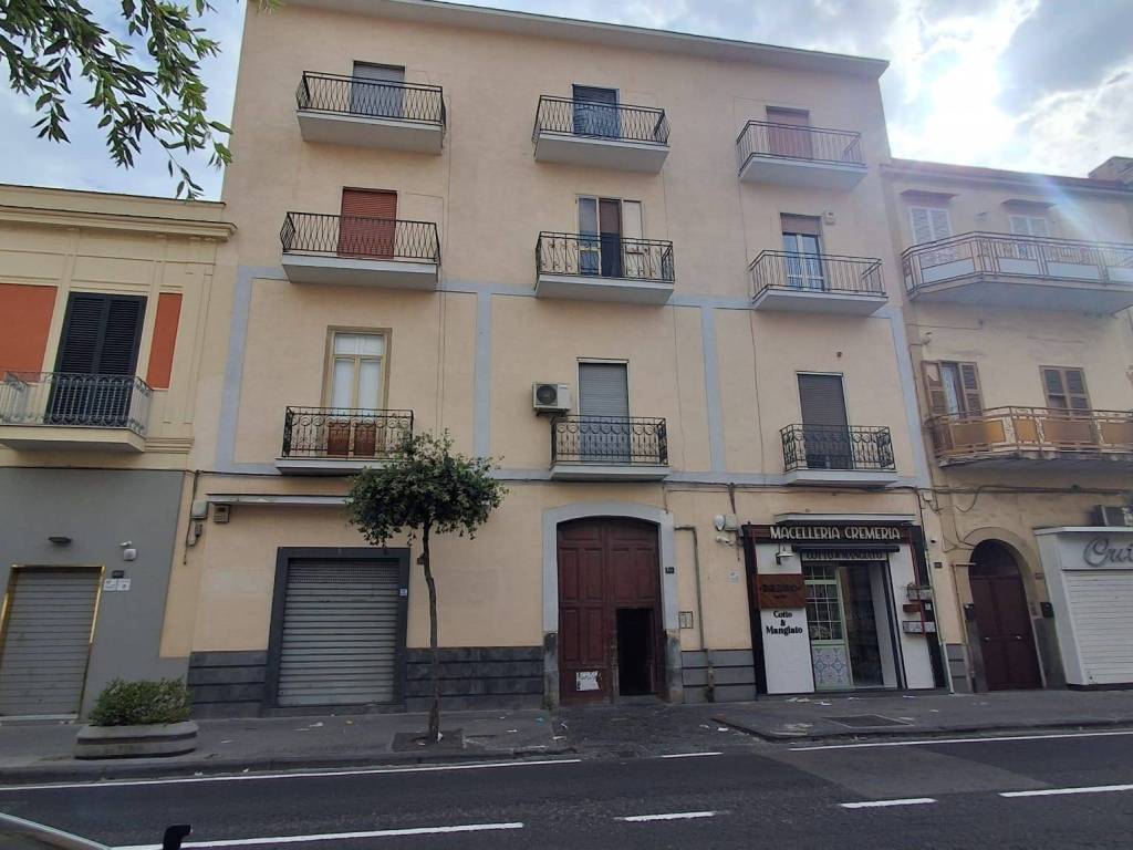 negozio in vendita a Torre del Greco in zona Leopardi