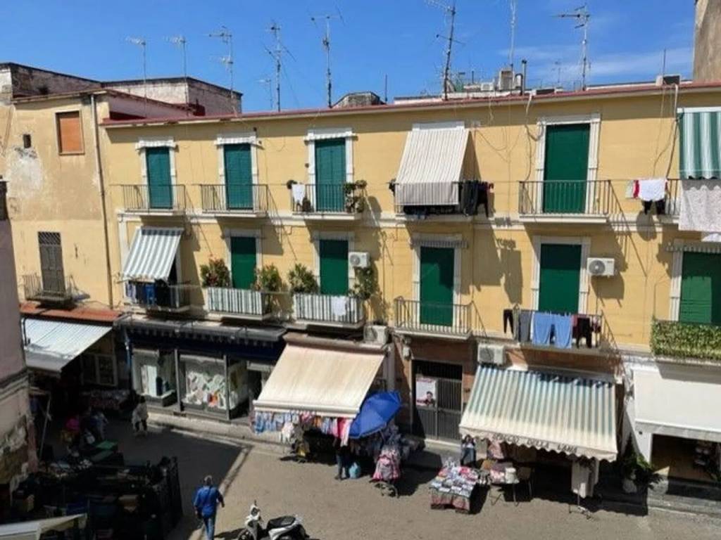 appartamento in vendita a Torre del Greco in zona Centro Città
