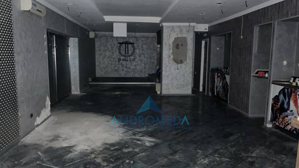 negozio in vendita a Torre del Greco in zona Litoranea