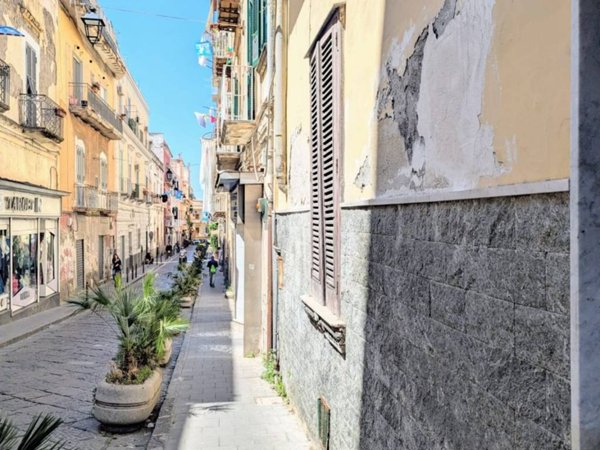 appartamento in vendita a Torre del Greco in zona Centro Città