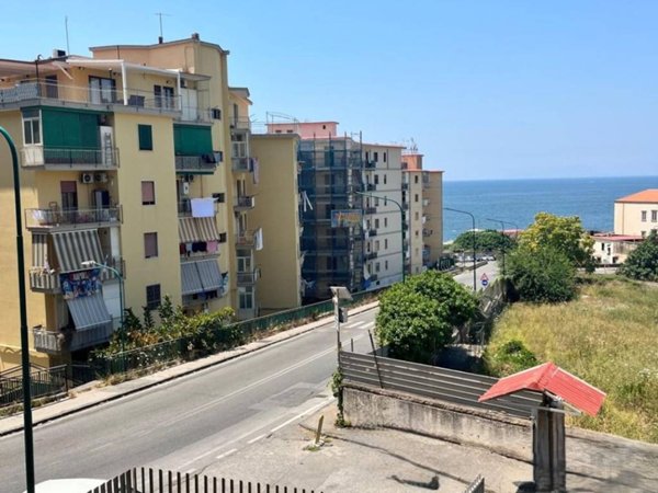 appartamento in vendita a Torre del Greco in zona Centro Città