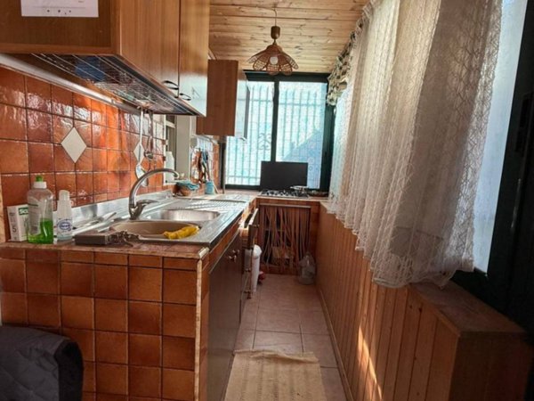 appartamento in vendita a Torre del Greco in zona Litoranea