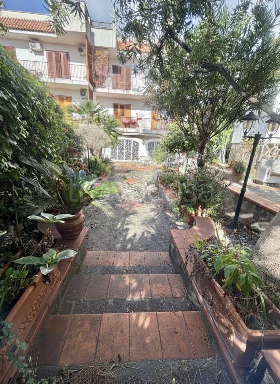 appartamento a Torre del Greco in zona Scappi / Lava Nuova / Montedoro