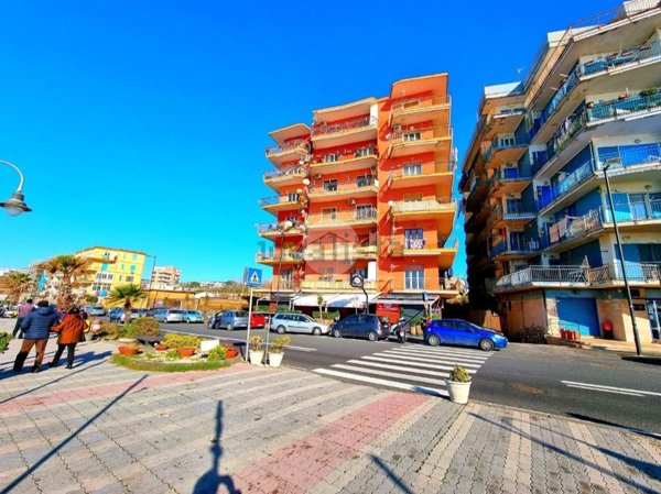 appartamento in vendita a Torre del Greco in zona Litoranea