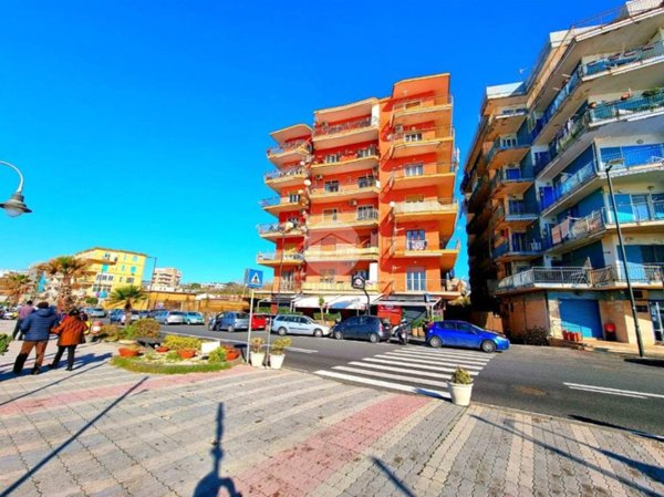 appartamento in vendita a Torre del Greco in zona Litoranea