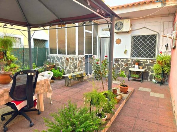 casa indipendente in vendita a Torre del Greco in zona Fiorillo