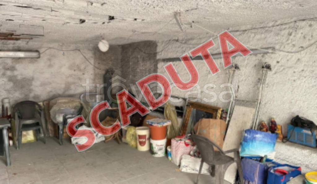 locale commerciale in vendita a Torre del Greco