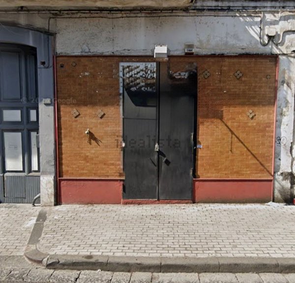 locale commerciale in vendita a Torre del Greco