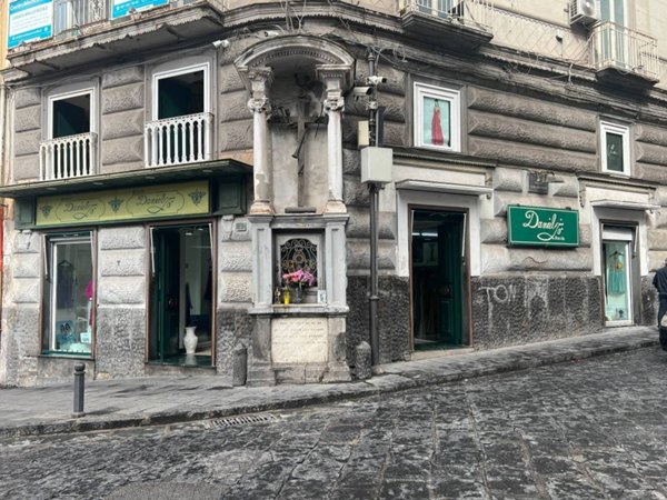 negozio in vendita a Torre del Greco in zona Centro Città