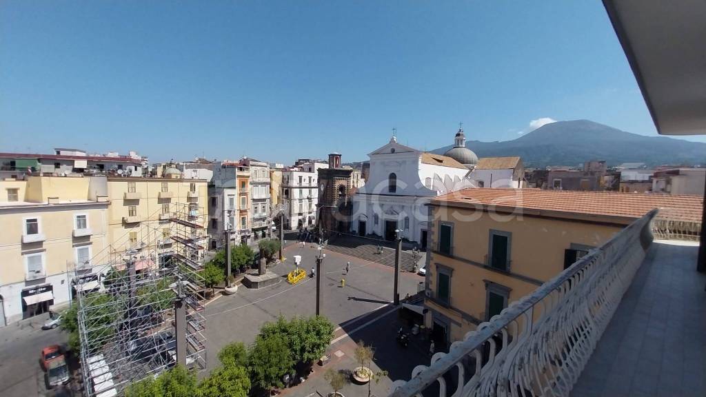 appartamento in vendita a Torre del Greco in zona Centro Città