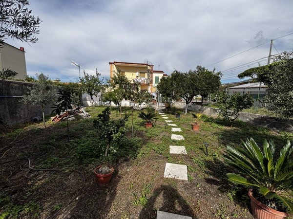 casa indipendente in vendita a Torre del Greco