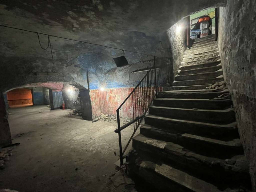 locale commerciale in vendita a Torre del Greco