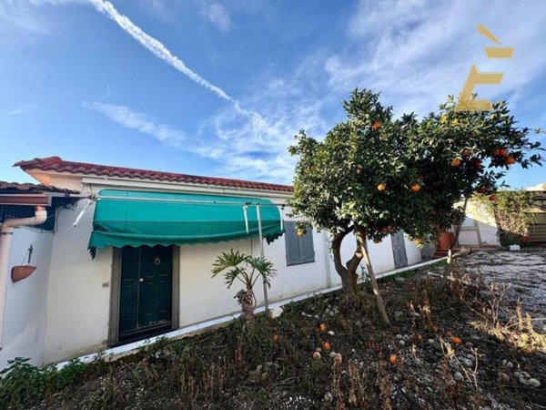 casa indipendente in vendita a Torre del Greco