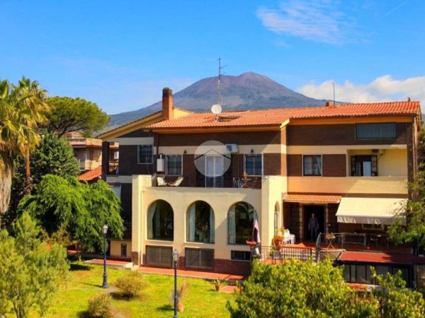 casa indipendente in vendita a Torre del Greco