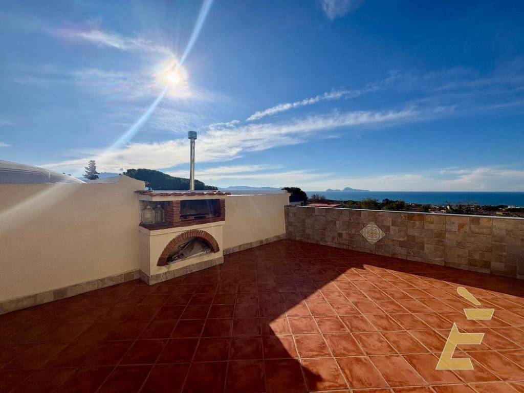 casa indipendente a Torre del Greco in zona Scappi / Lava Nuova / Montedoro