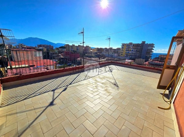 appartamento in vendita a Torre del Greco in zona Fiorillo