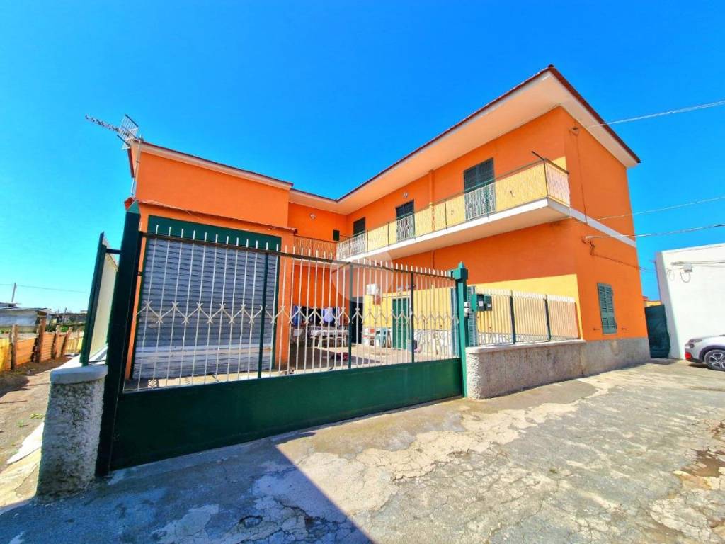 casa indipendente in vendita a Torre del Greco