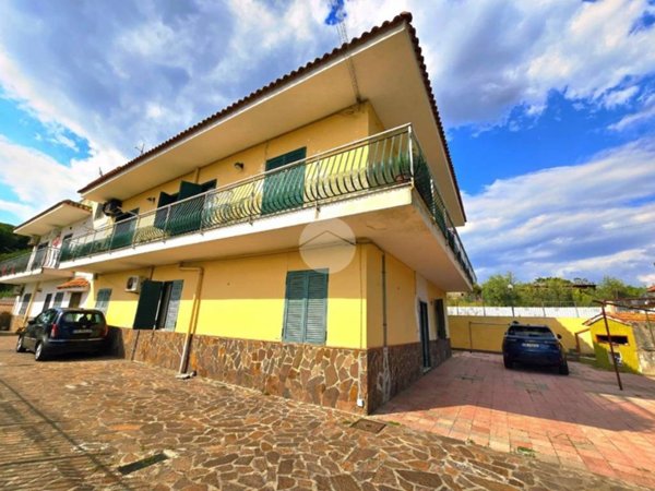 casa indipendente in vendita a Torre del Greco in zona Leopardi