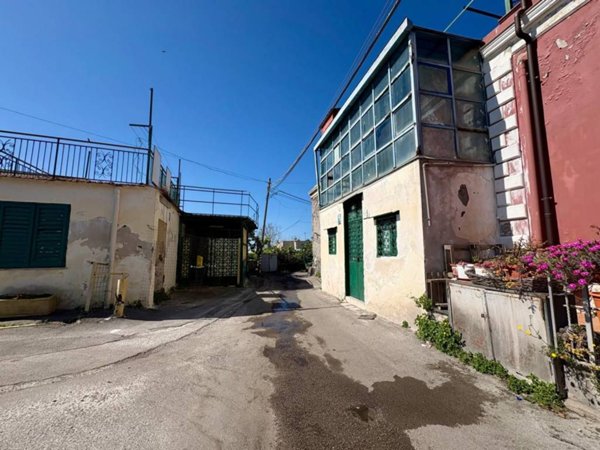 appartamento in vendita a Torre del Greco in zona Santa Maria la Bruna