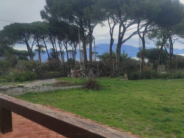 casa indipendente in vendita a Torre del Greco